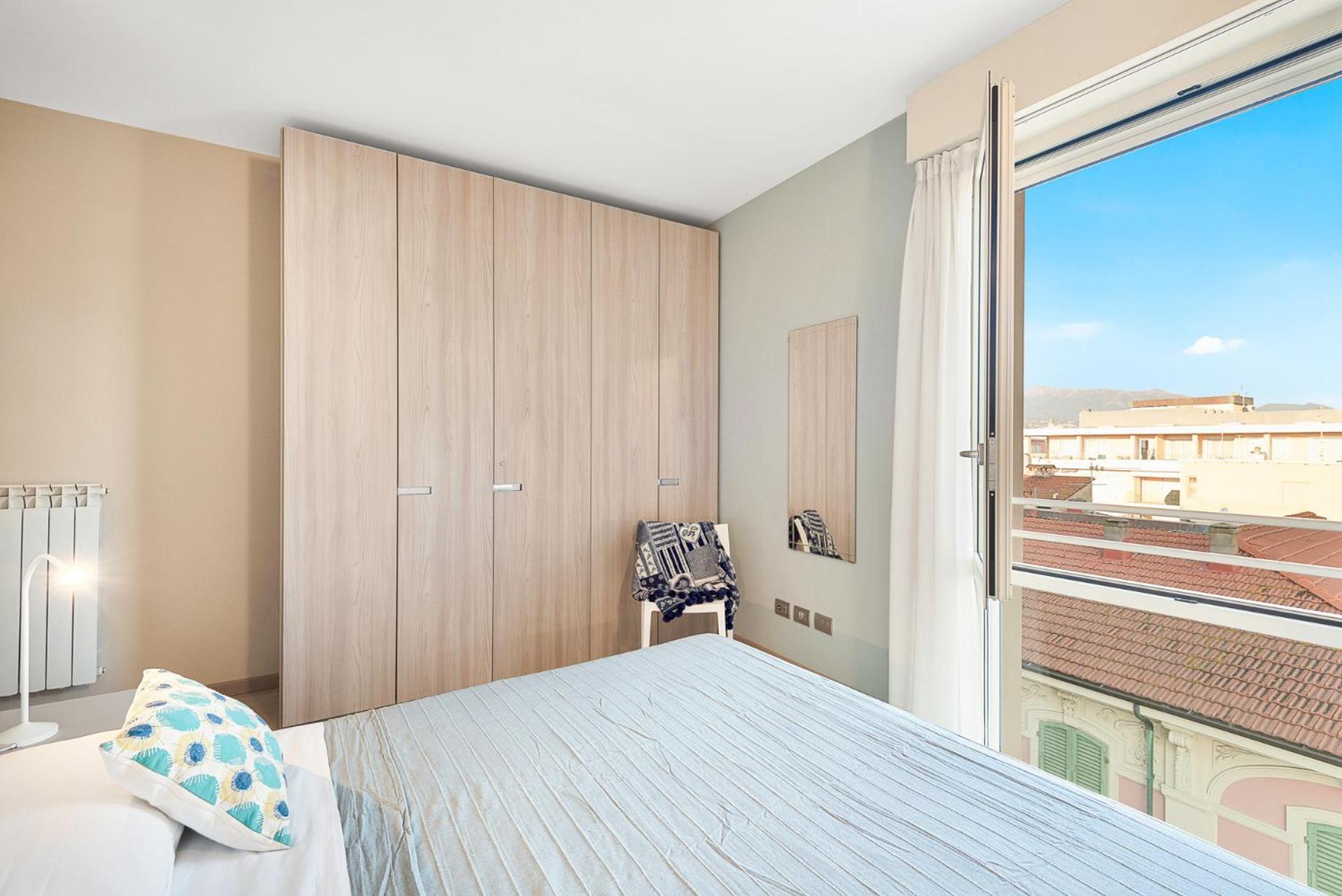 Levante Appartamento Di Pregio, Terrazza E Vista Panoramica Sul Mare E La Citta فياريجيو المظهر الخارجي الصورة